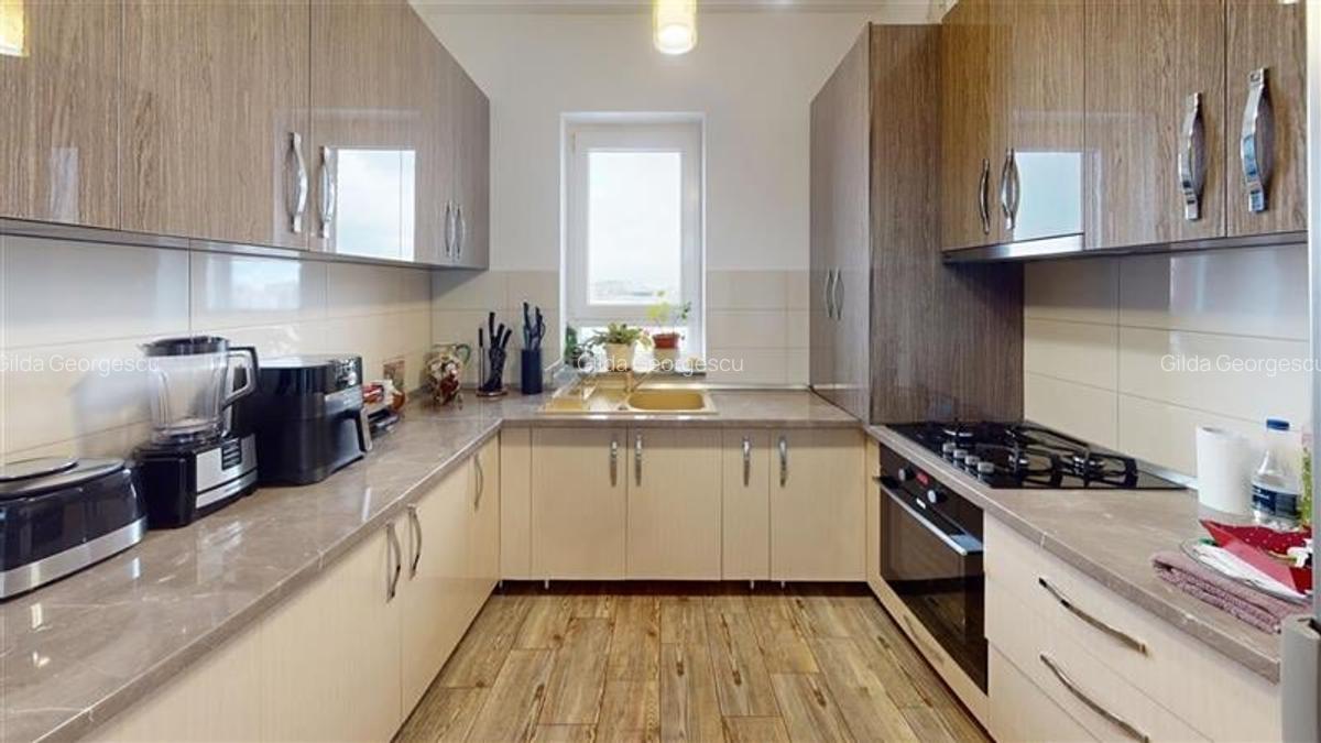 Pe 2 niveluri, Penthouse modern la bulevard, parcare si boxa, Tractorul  Nou, Br - 3