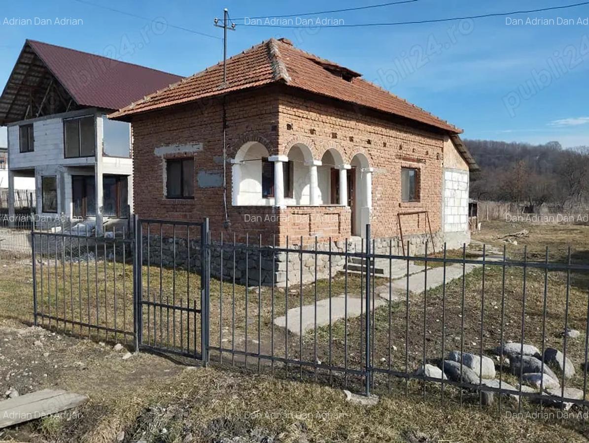 Casa de vanzare cu toate utilita?ile - 2