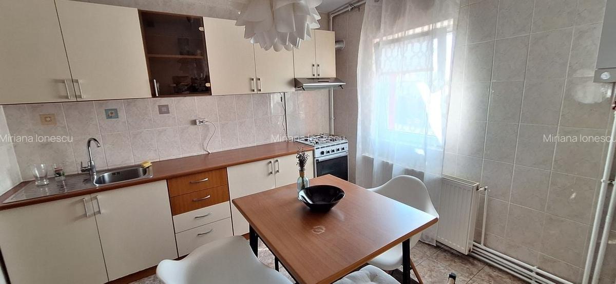 Apartament cu 3 camere decomandat, mobilat în Aradului - 10