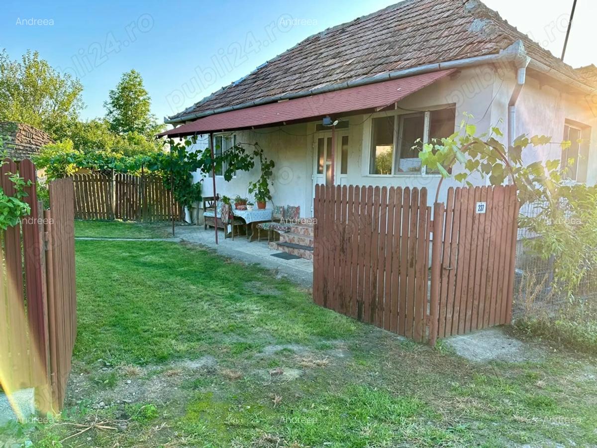 Casa de Vanzare Locuibila - 1