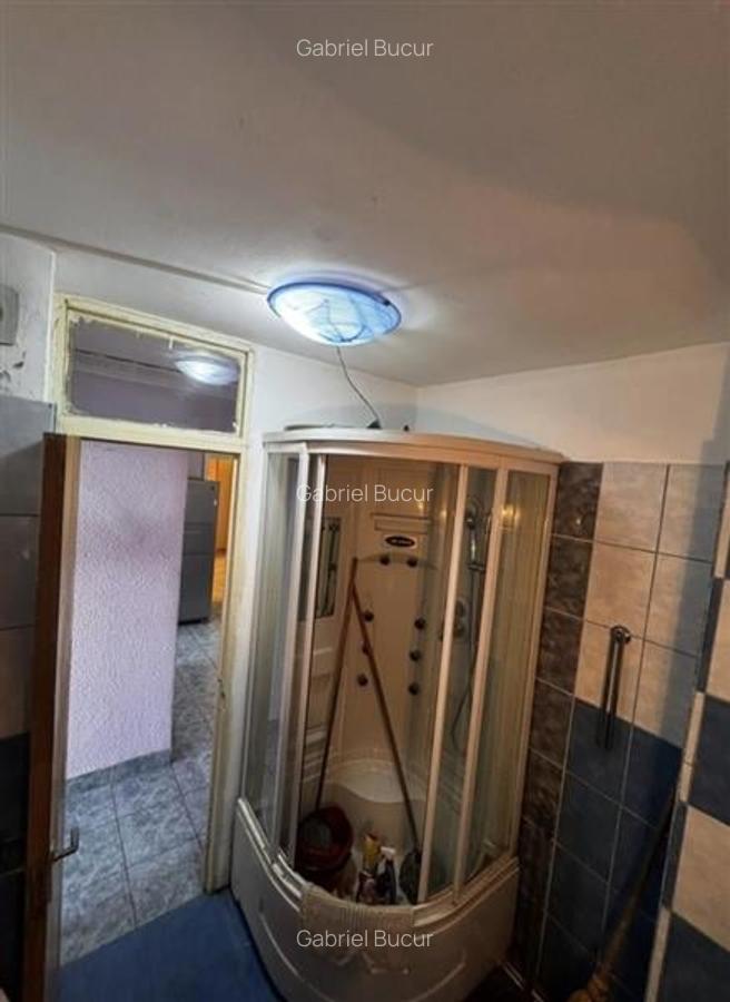 Vanzare Apartament 3 Camere Semidecomandat Piata Sudului-Tulnici - 4