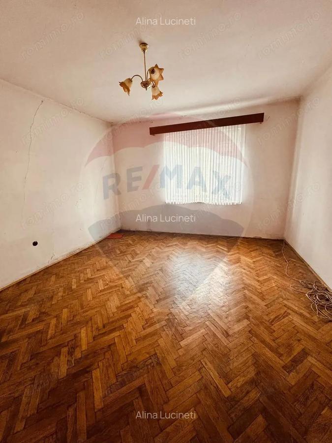 Casa / Vila cu 3 camere de vanzare in zona Vest - 2