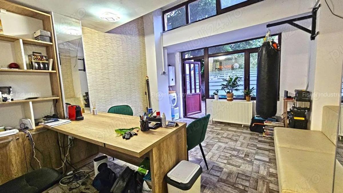 De vanzare spa?iu central, mobilat, depozit, terasa Pite?ti Republicii - 2