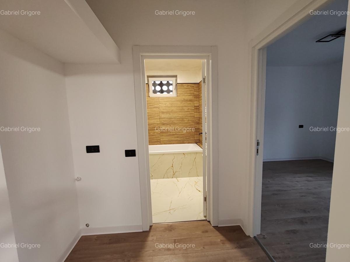 Apartament 2 camere liber la vanzare, recent renovat intrare Tractorul - 9