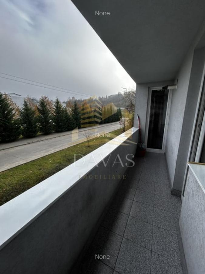 Apartament cu 3 camere semidecomandat, mobilat în Florești - 12