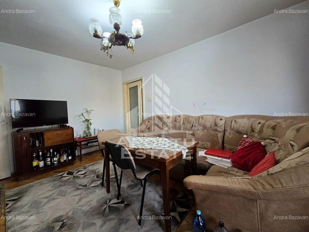 Apartament cu 4 camere, centrala proprie, zona Dacia - 1