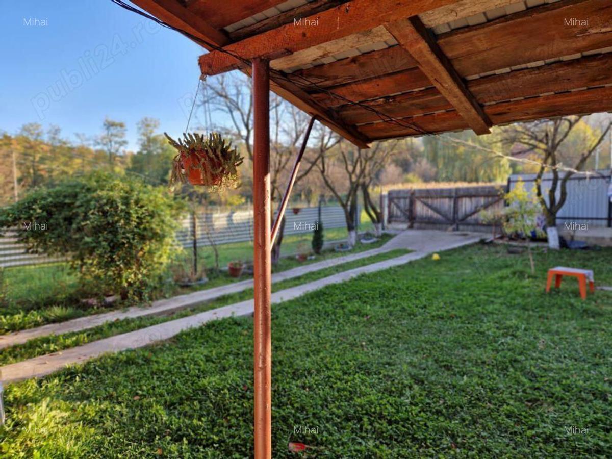 Vand casa de caramida in Comanesti - 2