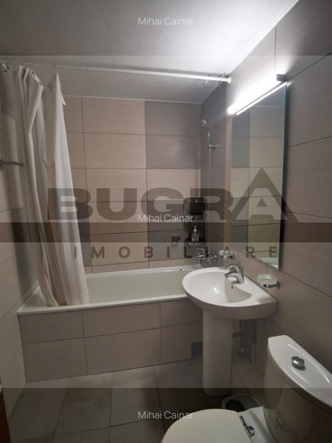 Apartament de 2 camere, decomandat, zona UMF - 7