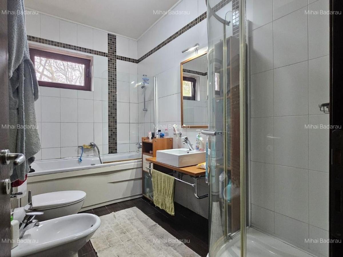 Baneasa - vila 2006, 10 camere, 5 bai, garaj și curte liberă 710 mp! - 6