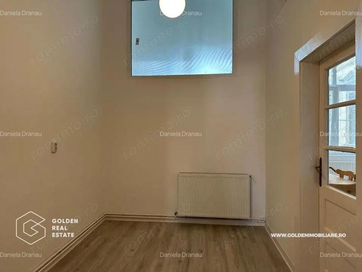 Spatiu birou, Bulevardul Revolutiei, Palatul Cenad, etaj 1 - 7