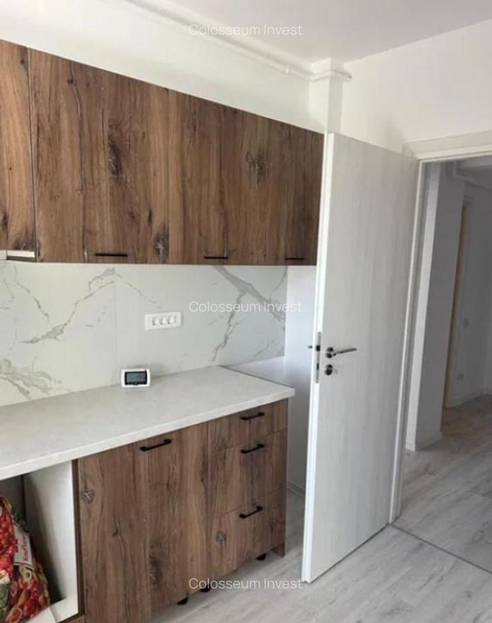 Apartament 2 camere, decomandat - zona Tractorul - 1