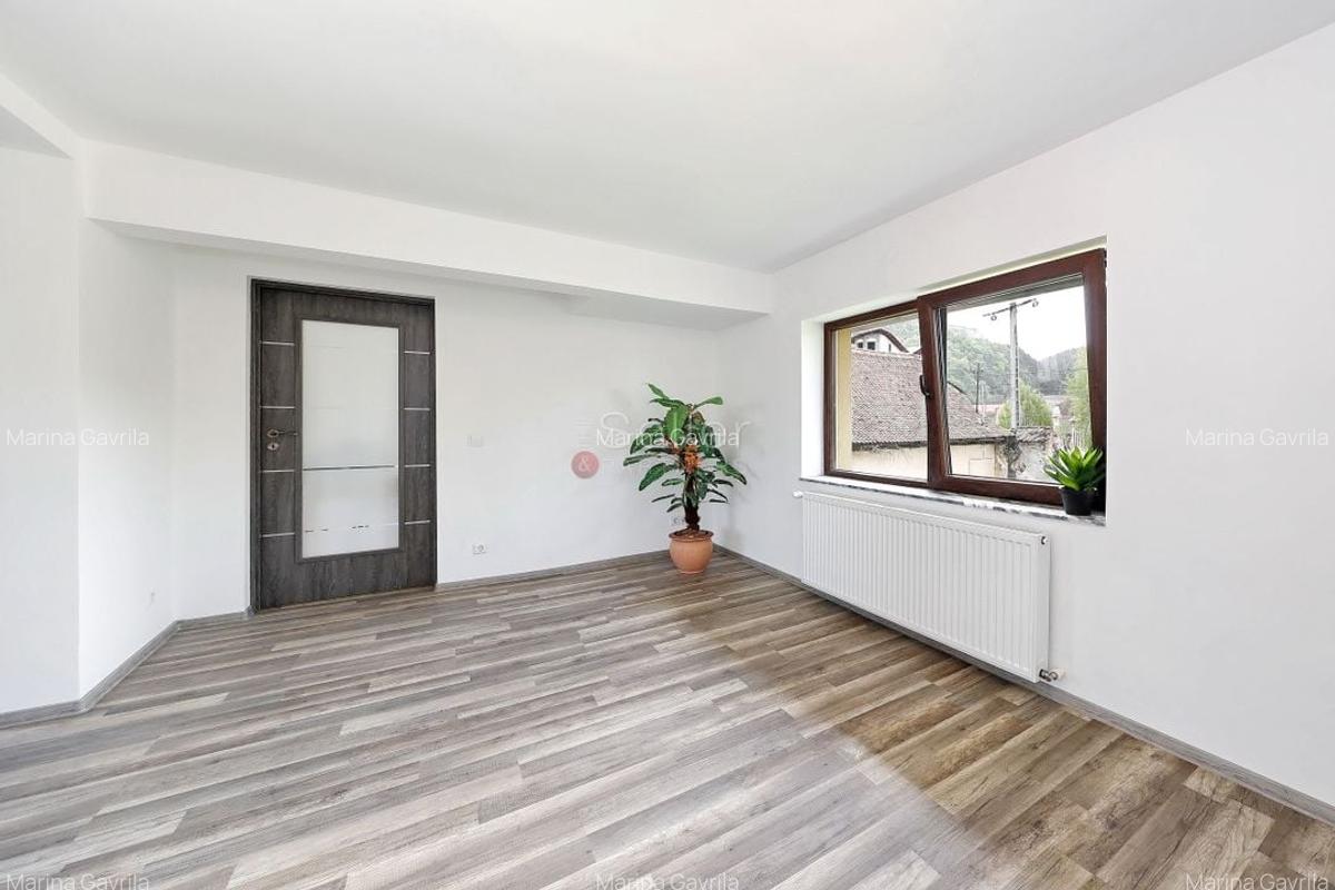 Apartament mobilat utilat si curte proprie - 9