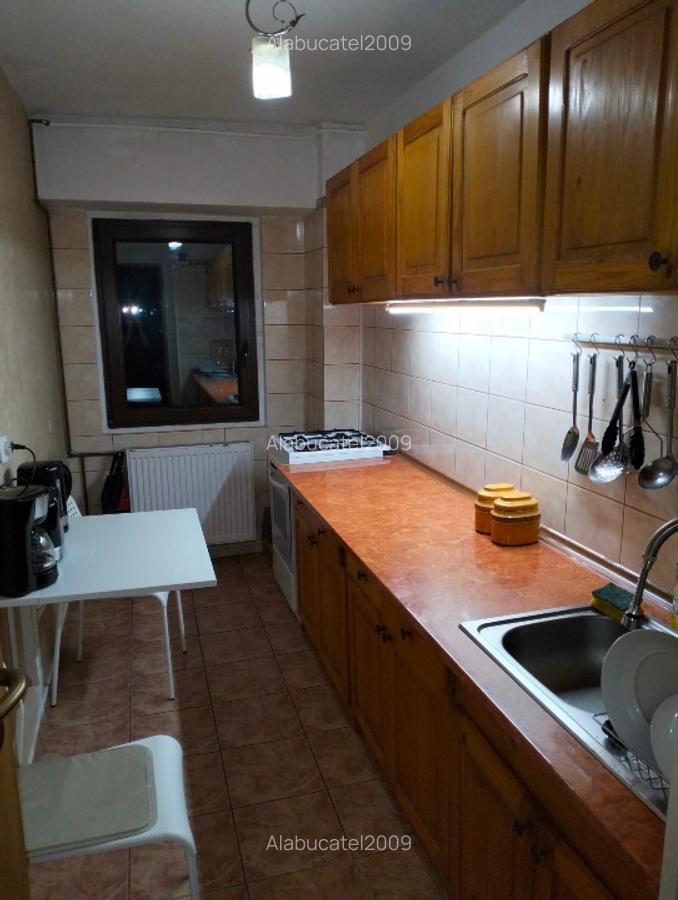 Garsoniera de vînzare in Sector 4, sos Berceni, metrou  Apărătorii Patriei - 4