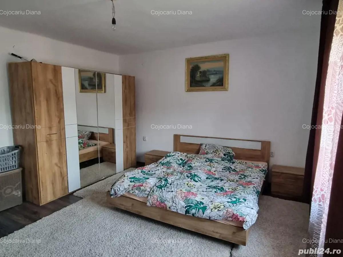 Casa de Vanzare 5 camere - 5