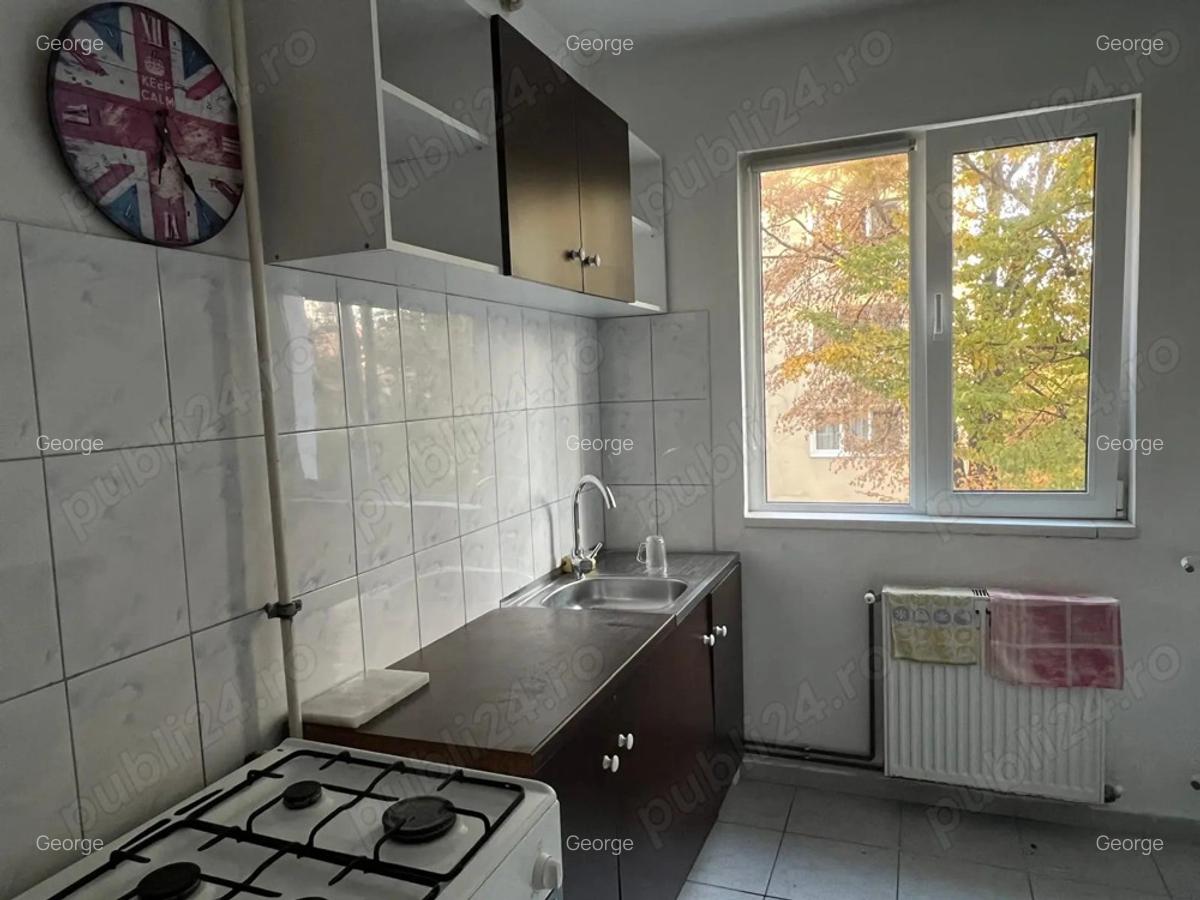 Privat, vand apartament 3 camere, str. Neptun, et. 2 4 - 4 Privat, vand apartament 3 camere, str. Neptun, et. 2 4 - 4