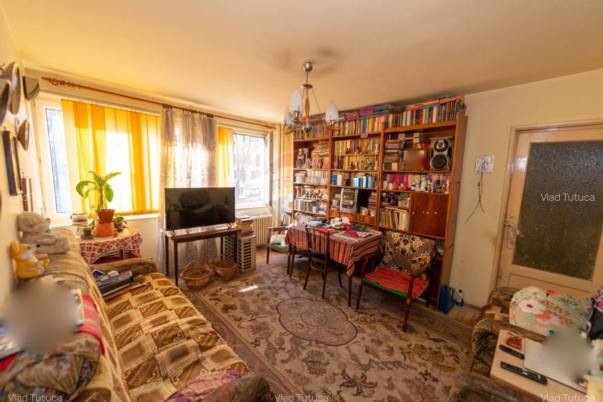 Apartament cu 3 camere semidecomandat, mobilat în Titan - 2