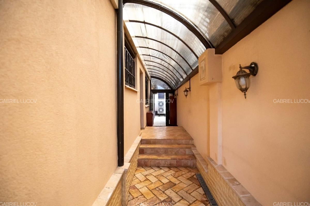 VILA P+2 CU PISCINA, 22 CAMERE SI CONSUM ZERO, BANEASA - ROMATSA - 12