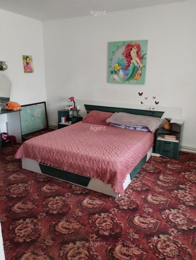 Casă cu 5 camere în Est - 8