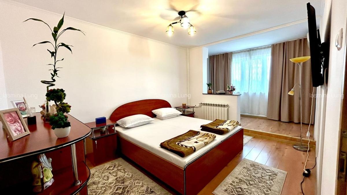 Apartament cu 3 camere decomandat, mobilat în Dacia - 4