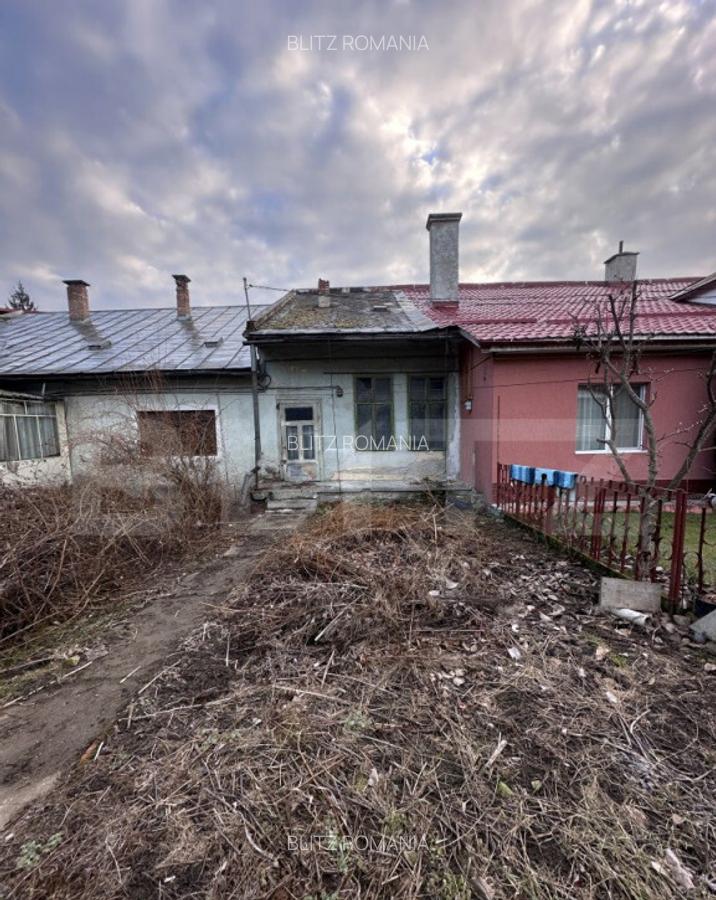 Casa zona centrala Dej,curte comuna, 31mp - 1