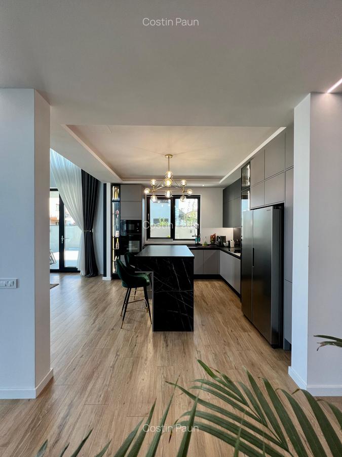 Casa individuala cu 6 camere. Complet mobilata si utilata LUX. Comision 0 - 33