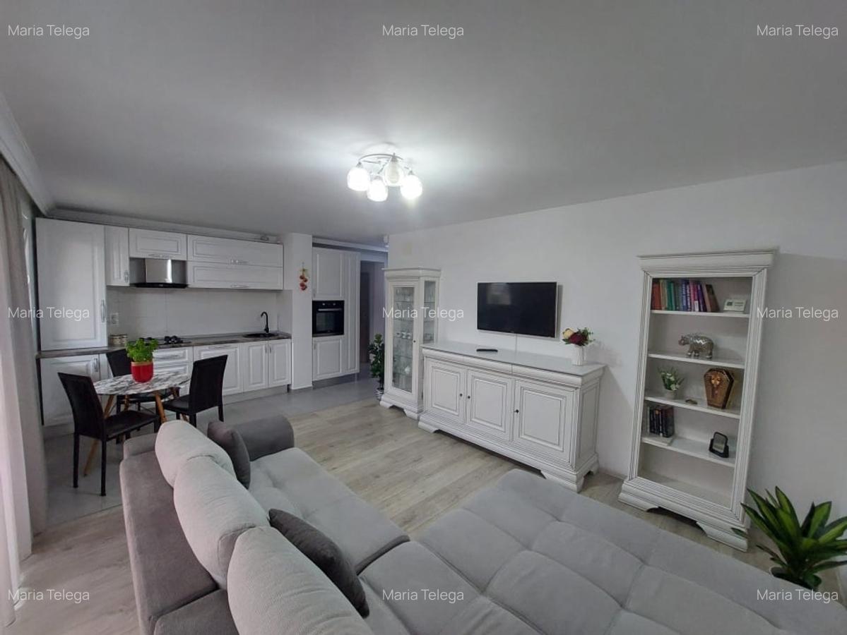 Apartament cu 2 camere semidecomandat în Tractorul - 2