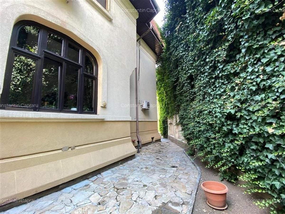 Vila brancoveneasca pretabila: birouri, clinica, ceainarie - 19
