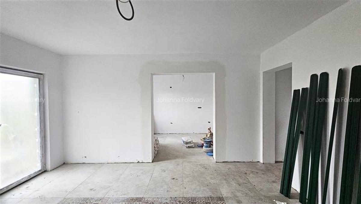 Casă cu 4 camere în Dumbrăvița - 6