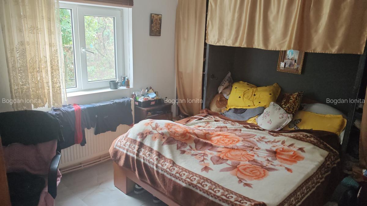 Casă cu 5 camere în Giulești - 59