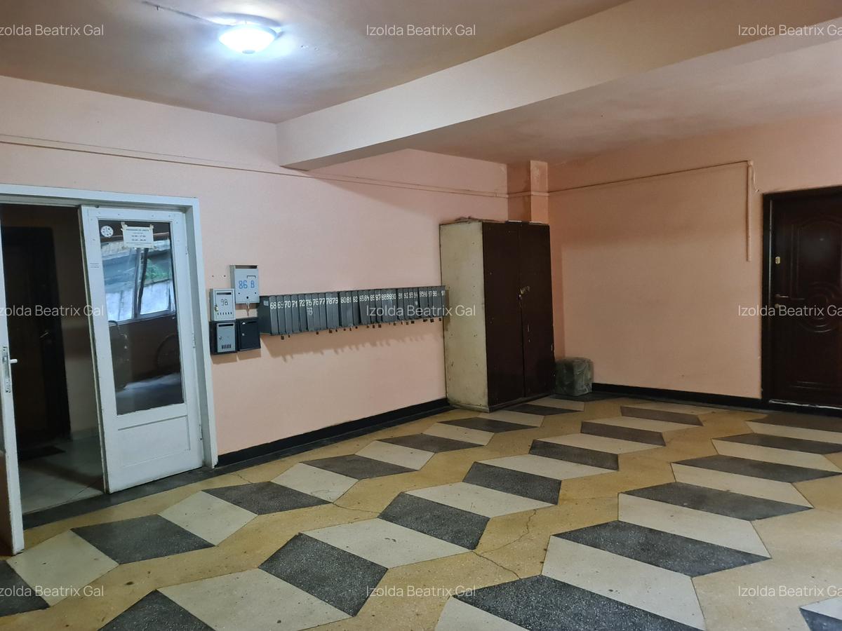 Garsoniera de vânzare-zona Decebal,  Splaiul Crișanei - 9