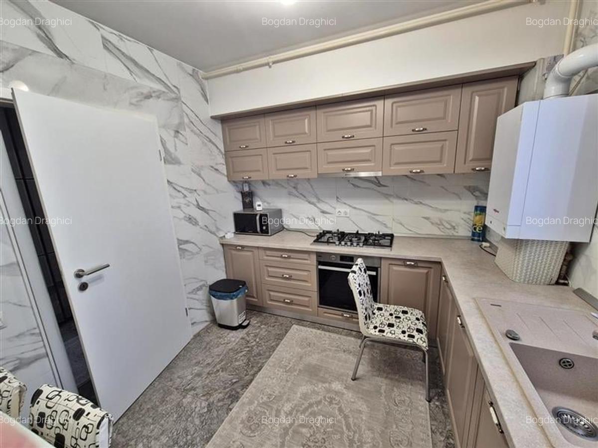 Apartament cu 2 camere decomandat, mobilat în Tractorul - 2