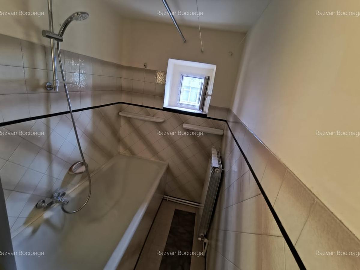 I C Bratianu  sr uri- apartament 3 camere decomandat - 15