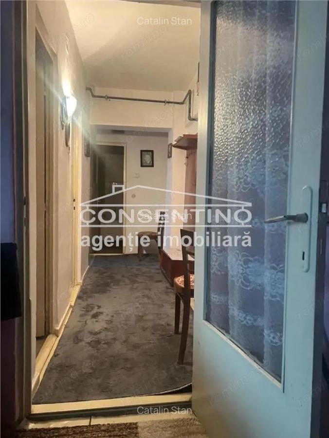Se vande imobil cu 2 camere , etaj 2, Cuza Voda - 4
