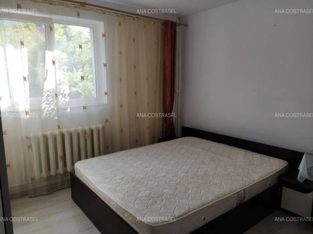 Apartament cu 2 camere, decomandat, etajul 2/4, zona Podu Ros - 1