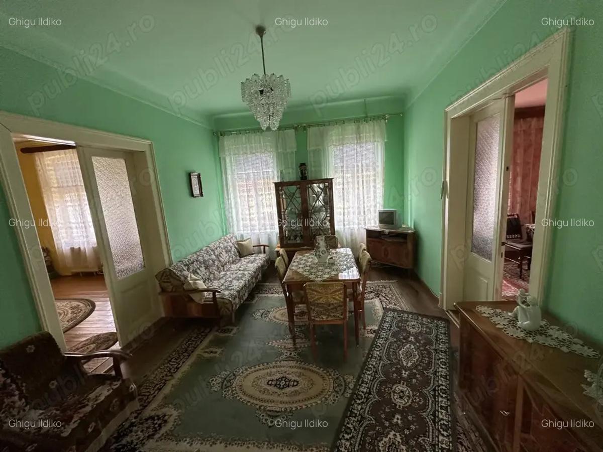 Casa de vanzare in centrul ora?ului Ora?tie - 2