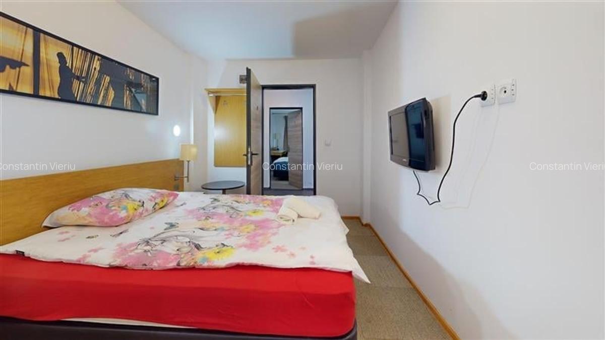 LIVE! Motel sub proiect inovator,design eco-friendly,confort optimizat,Cristian, - 29