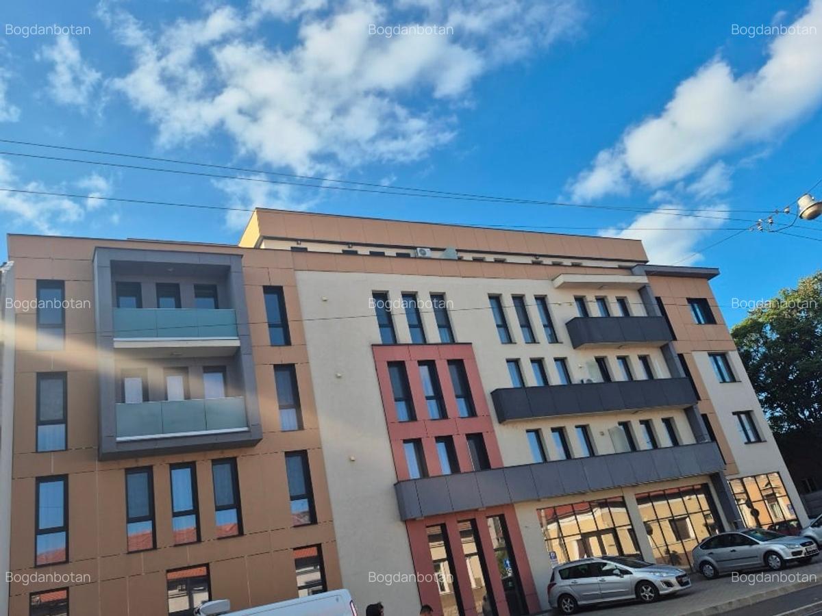 Apartament 3 camere, ultracentral, Oradea, strada Avram Iancu - 1