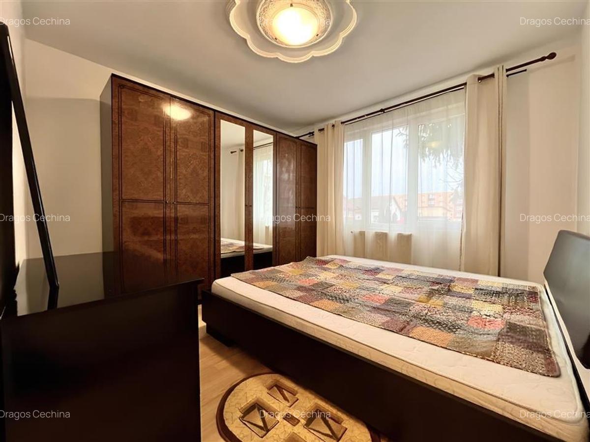 Apartament Decomandat cu 3 Camere si Parcare in Tractorul - 5