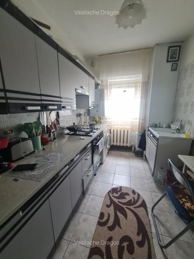 Gara- 2 camere- bloc 1984- etaj intermediar - 3