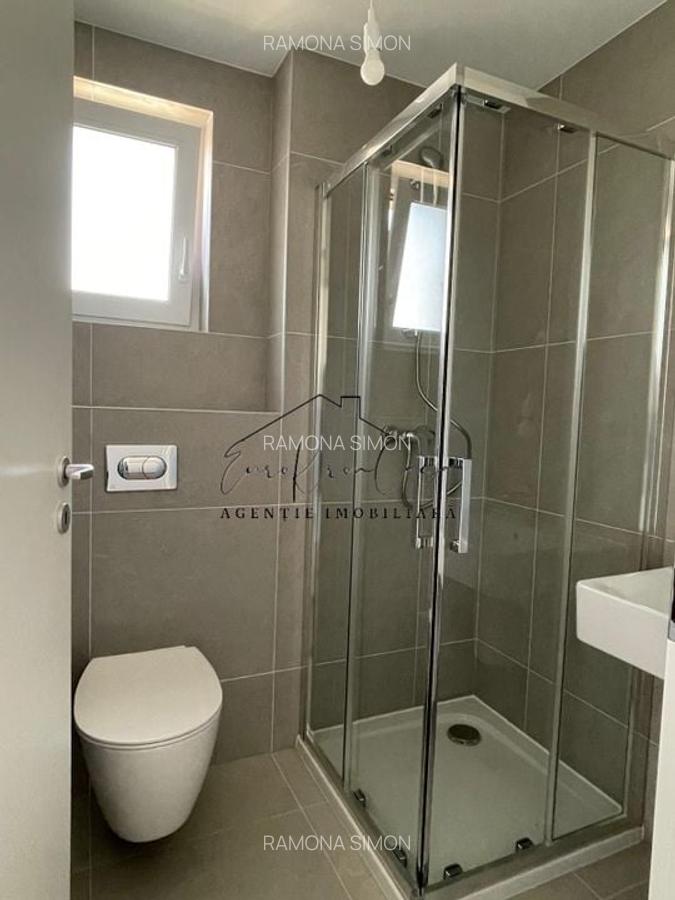 Apartament cu 3 camere decomandat în Tractorul - 13