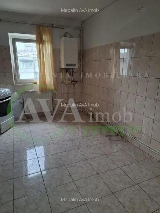 Apartament 3 camere decomandat zona Mioritei - 12