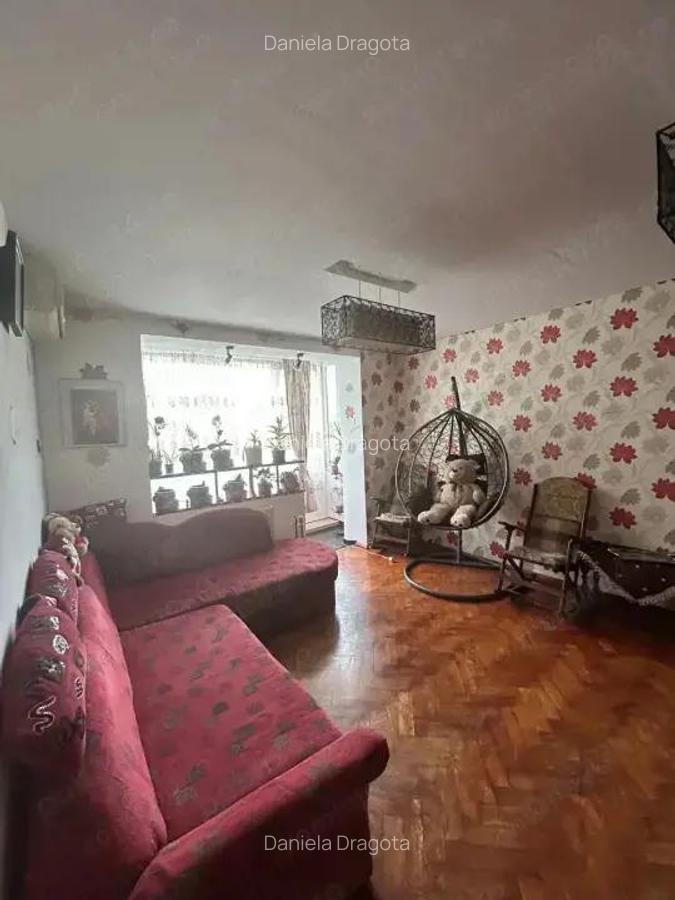 Apartament 3 camere decomandate zona Tractorul - 3