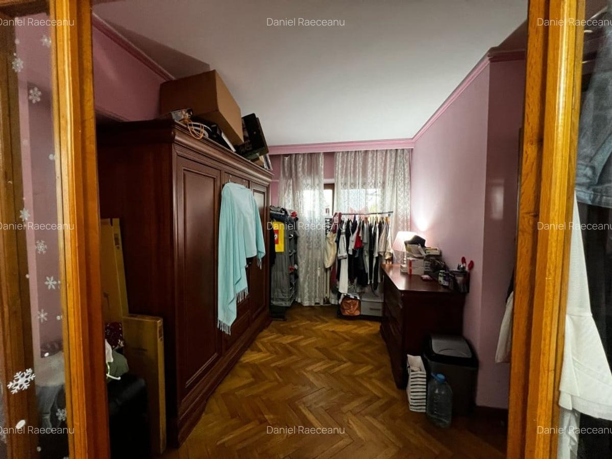 Apartament cu 5 camere decomandat în Casa de Cultură - 9