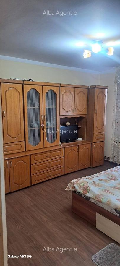 Garsoniera zona  Cetate , etaj.1 - 4