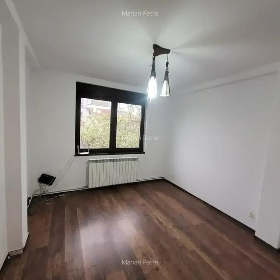 Casă cu 4 camere în Barbu Văcărescu - 16