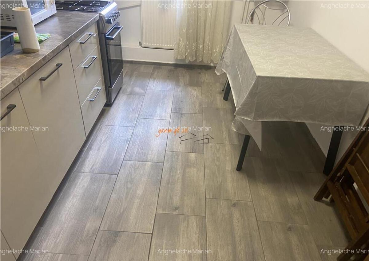 Apartament 3 camere , zona Casa de Pensii , et 2/4 , decoman - 5