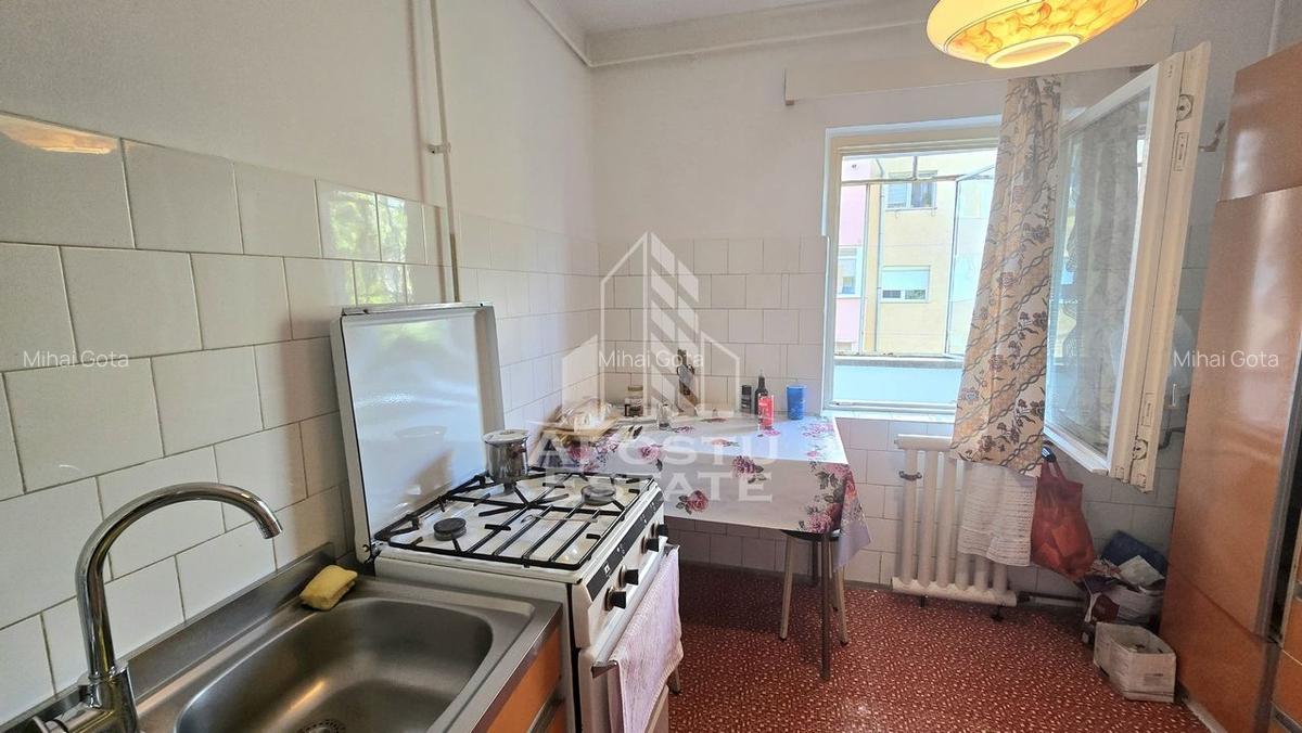Apartament cu 2 camere, decomandat, etaj intermediar, zona Soarelui - 4