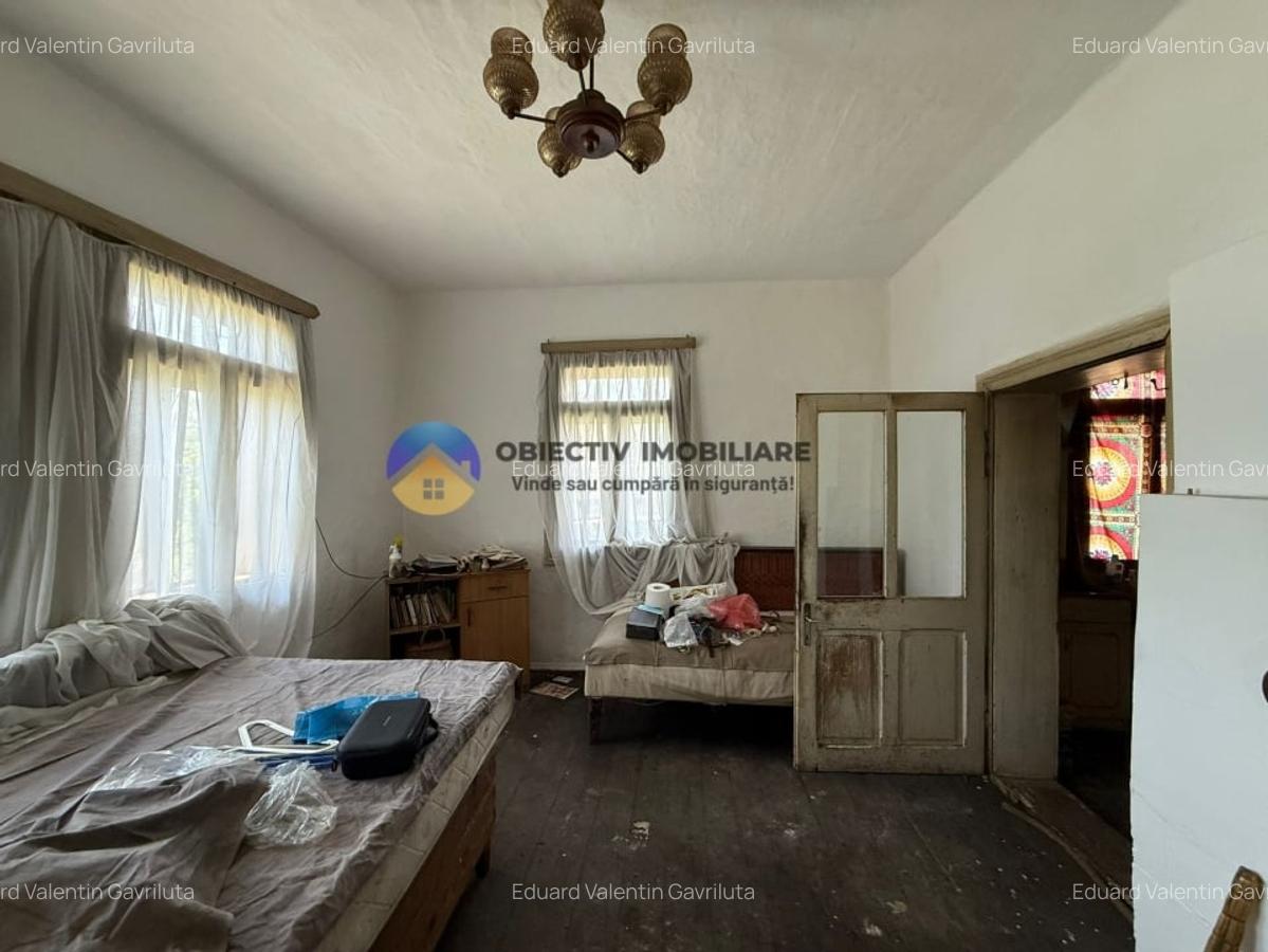 Casa + teren spatios de vanzare - Girov - 9