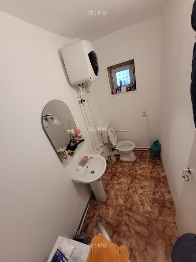 Proprietar inchiriez ap. 3cam 2bai decomandat 1980 6/10 renovat - 5