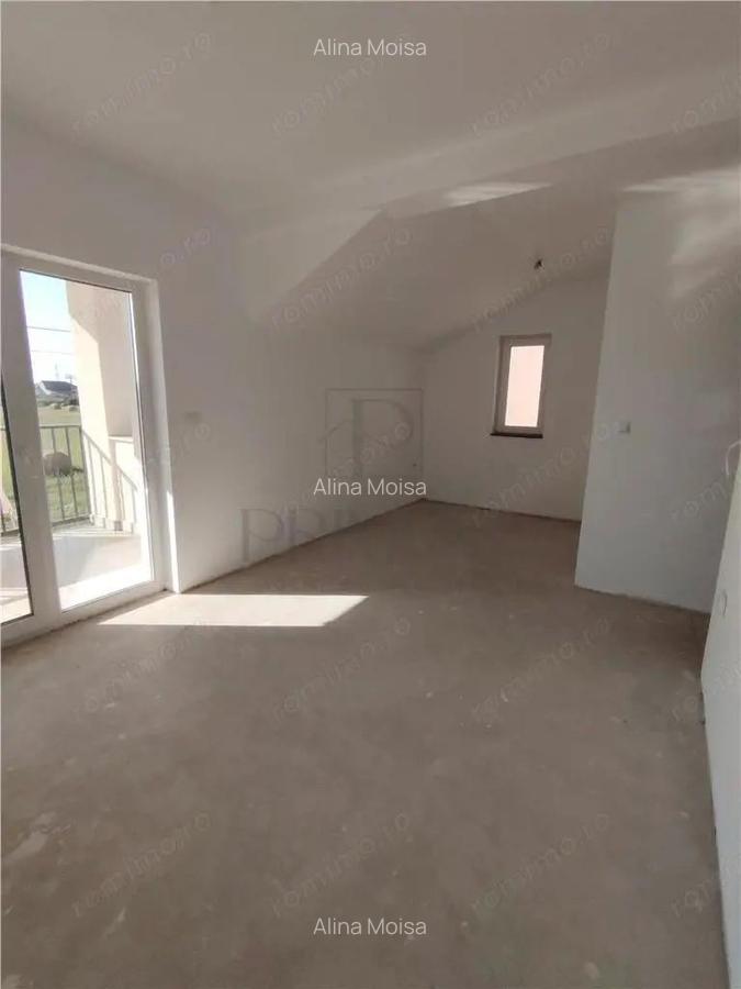 Duplex 5 camere - 2 dormitoare la parter - bucatarie inchisa - 9
